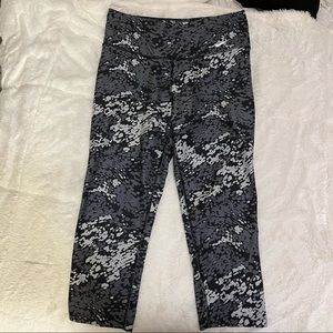 Women’s Nike Dry Fit Capri leggings size small